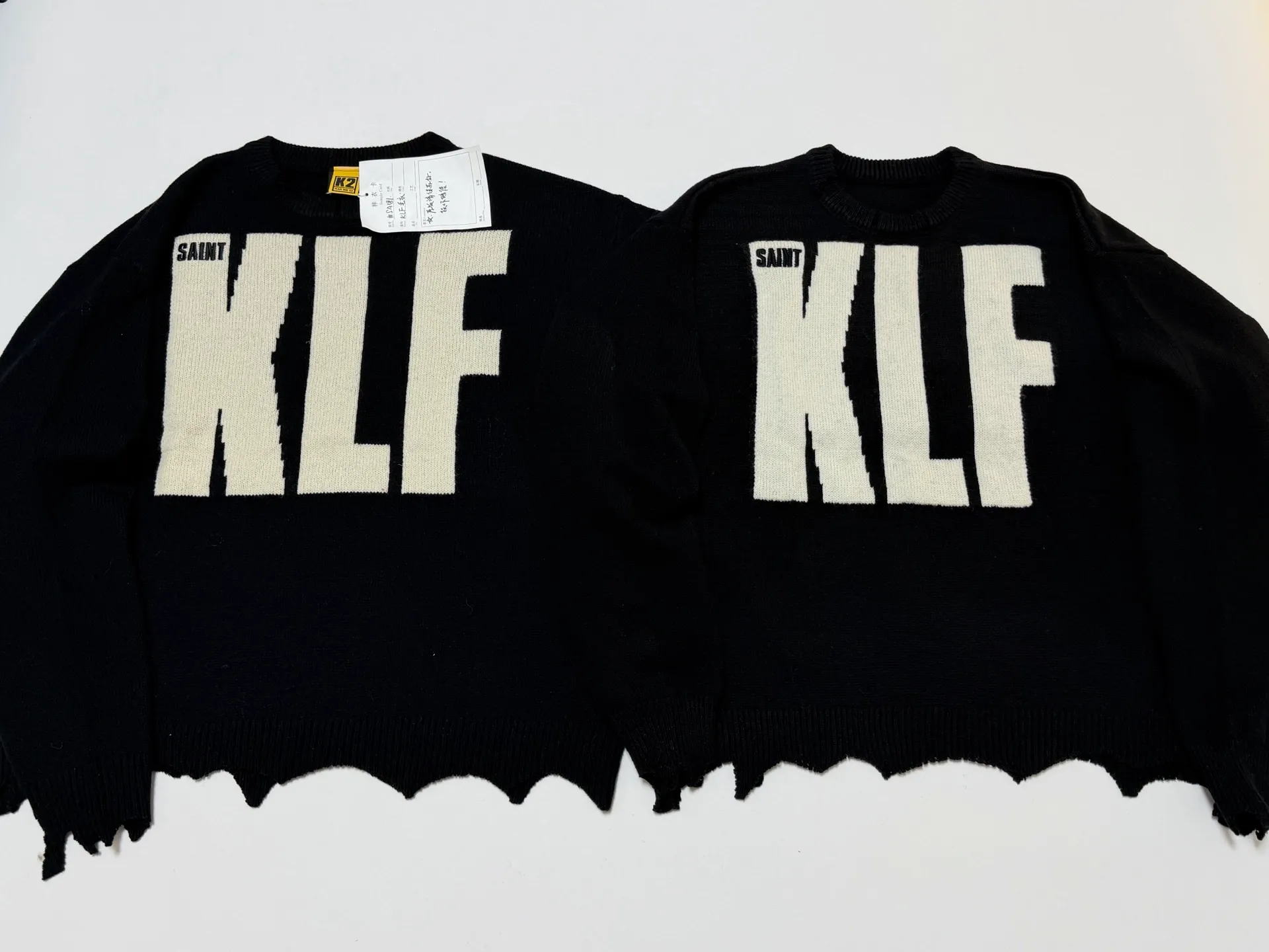 Sample vs. Pattern SAINT Mxxxxxx × The KLF KLF_CREW NECK KNIT/BLK KLF joint deconstructed destroyed wool sweater Black S-XL Original heel Made of 100% pure wool Natural and warm Wool fabric Recommended dry cleaning or gentle hand washing Completely correct version Customized KLF joint main mark/wash mark Imported special machine embroidery Full three-dimensional Hand destroyed Deconstructed and shredded